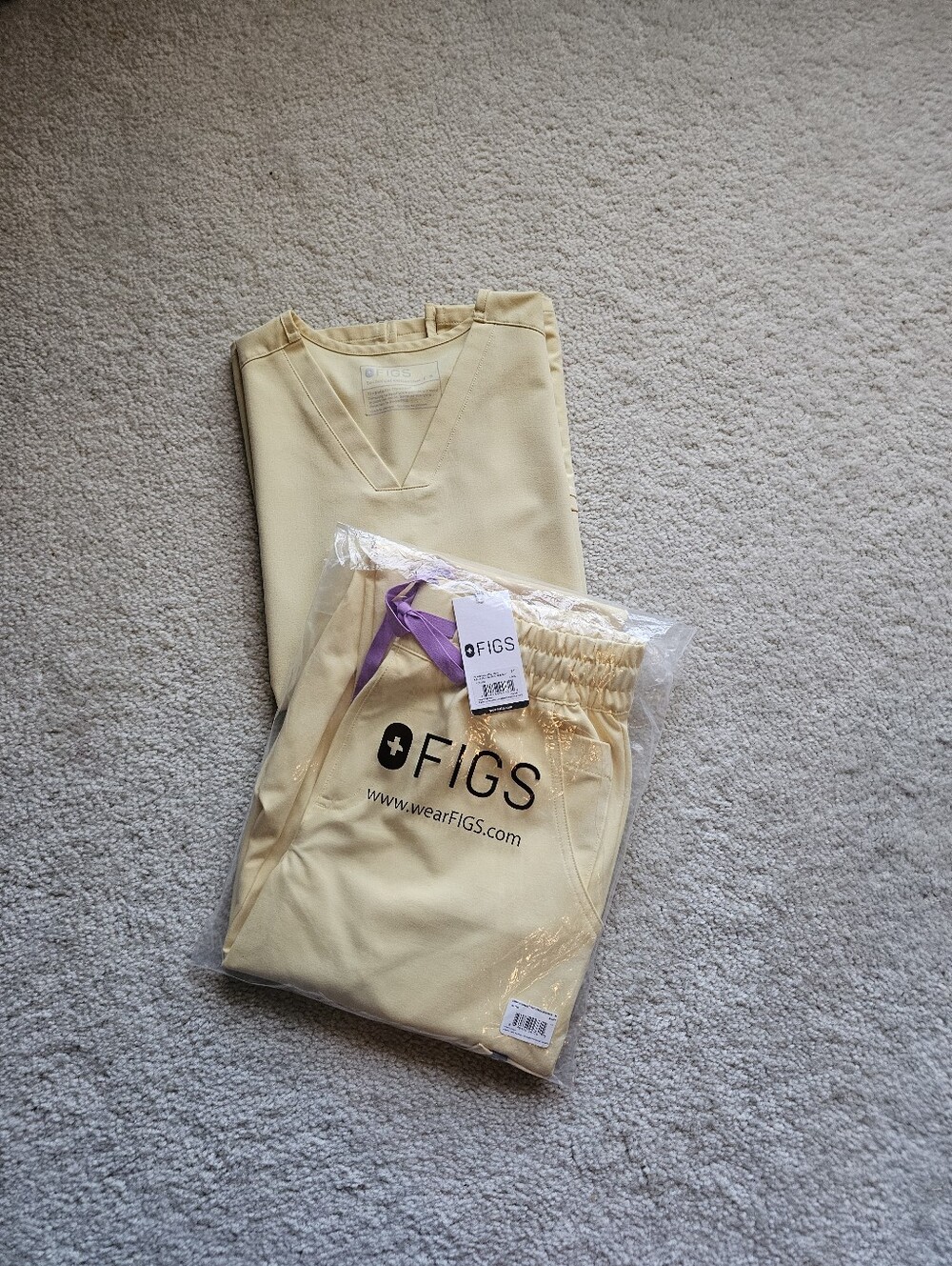 FIGS AWESOME BUTTER YELLOW SCRUB SET.